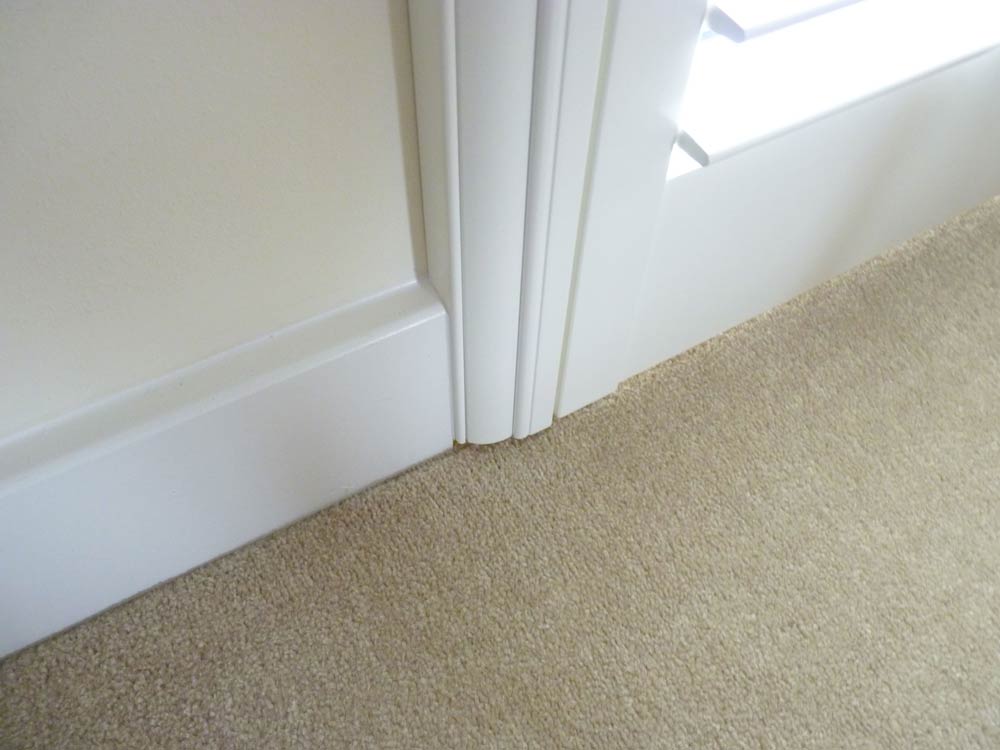 Lounge-P1050698 Deco plus skirting board close up