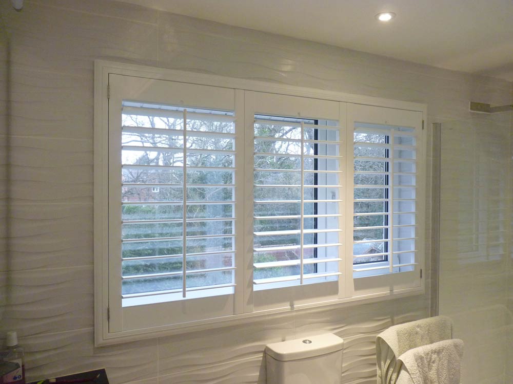 Shutters fitted uutside recess - Deco frame
